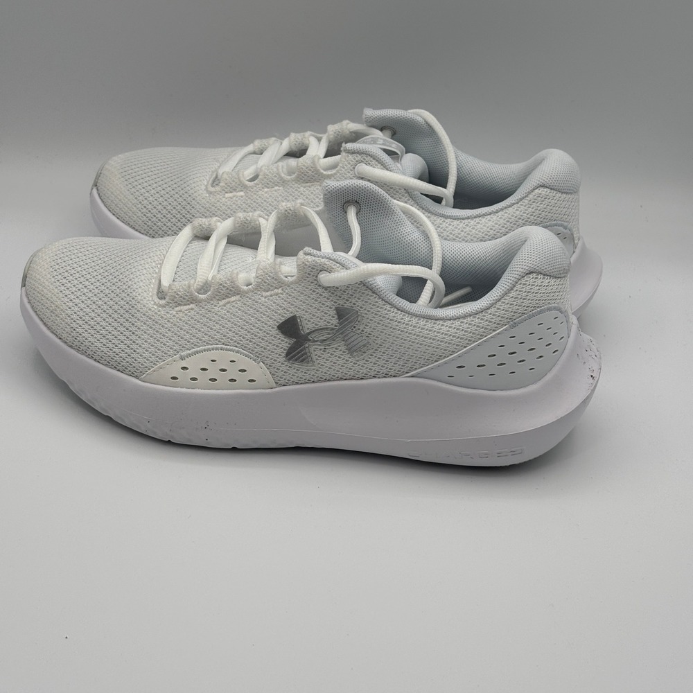 Under Armour Charged Surge 4 Shoes Women Size 7.5 White Grey Running 3027007-100 - Picture 4 of 8